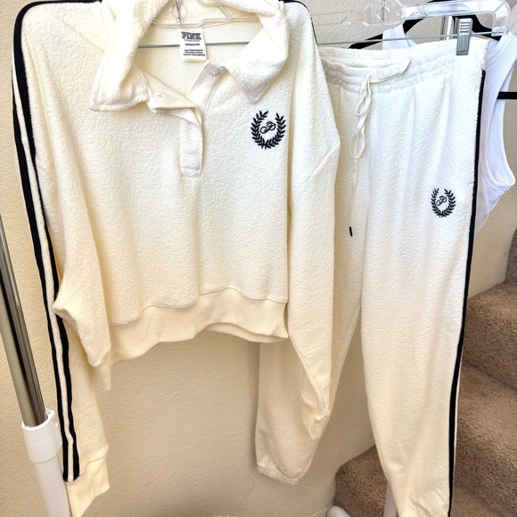 Cream Terrycloth 2-Piece Set with Striped Detail – Cozy & Chic - Picture 2 of 8